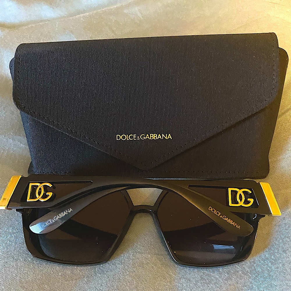 DG6156 Dolce and Gabanna Sunglasses Black w/ Grey Gradient